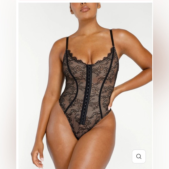 shapellx Other - BNWT Shapellx Black Lace Glamour Flawless Fit Thong Bodysuit Size XL
